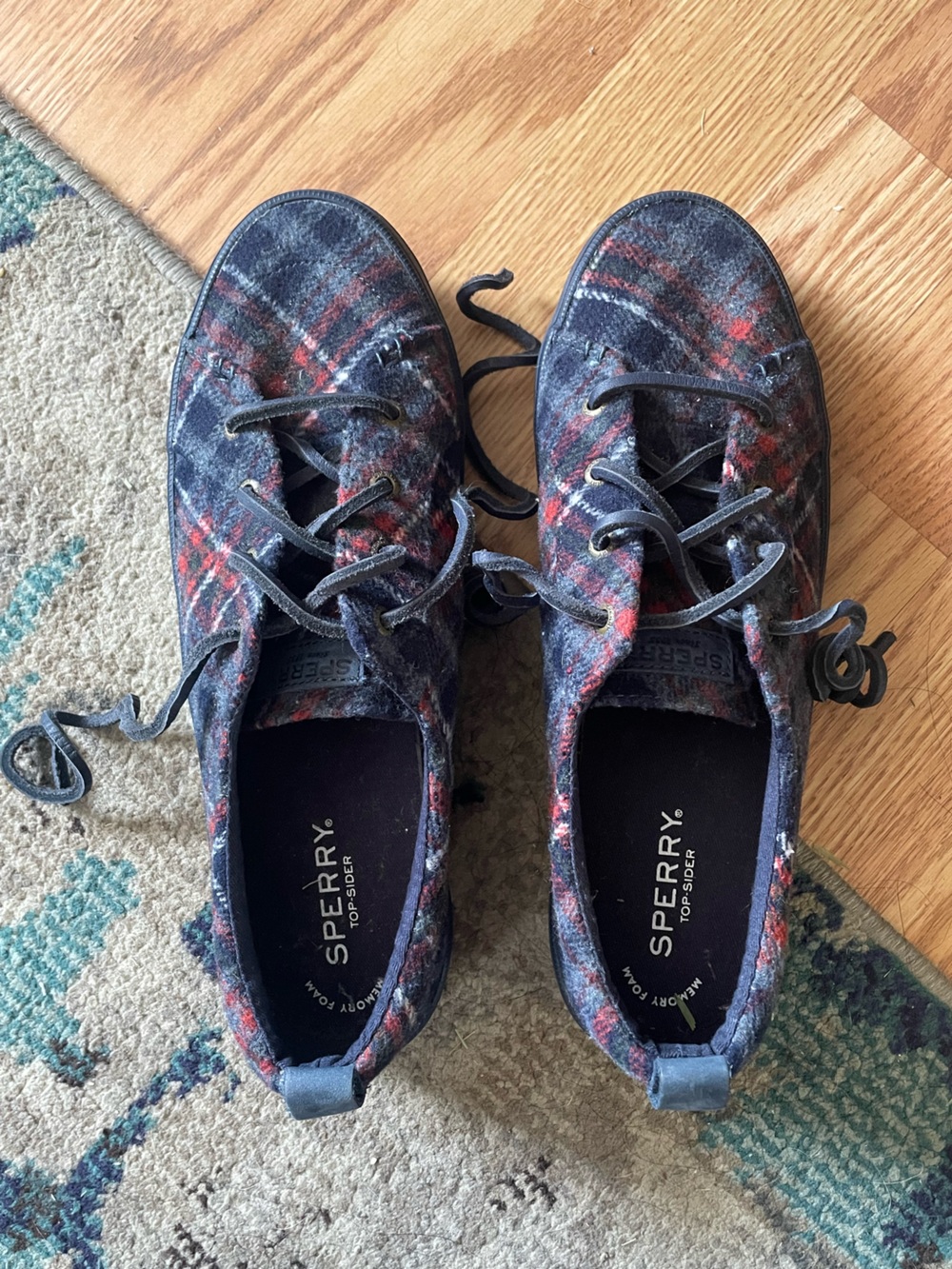 Women's Sperry Navy/Red Crest Vibe Sneakers - Size 9